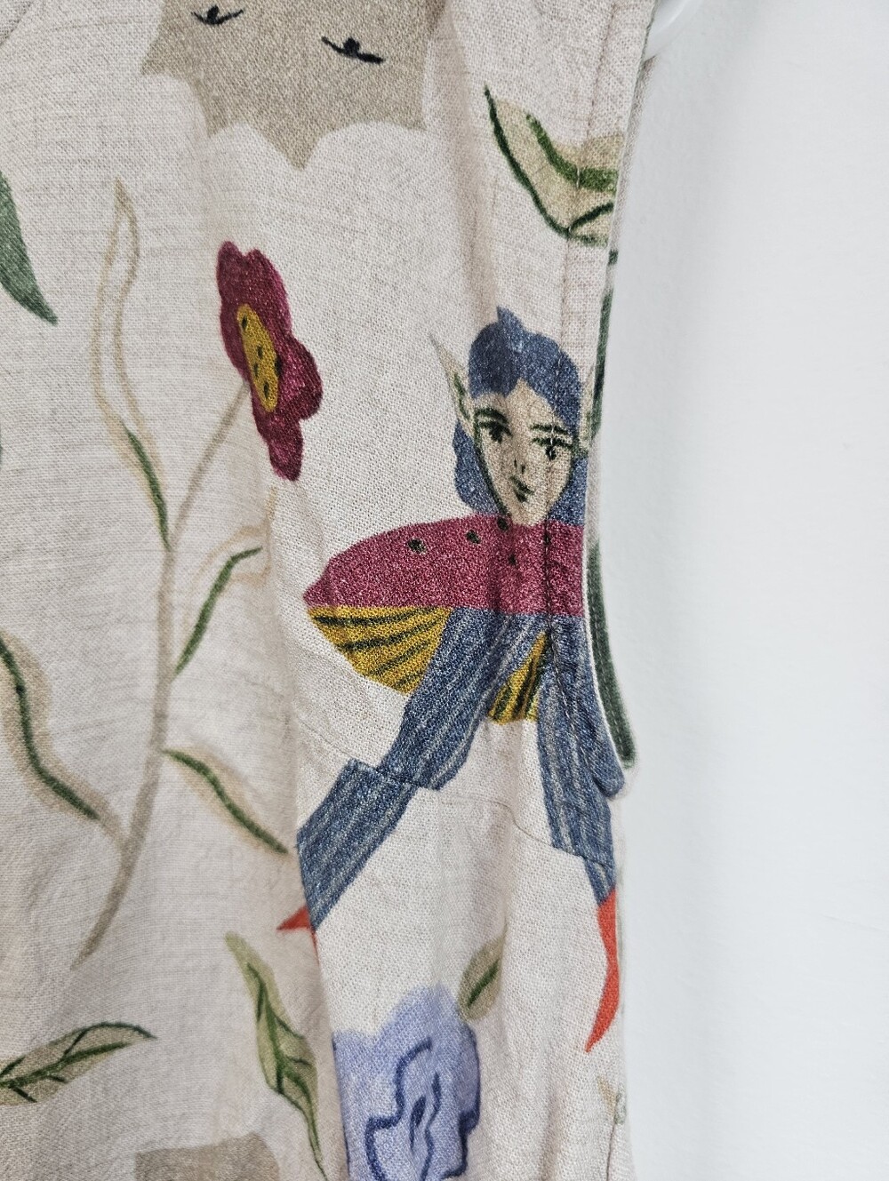 Eve Gravel "Creatures In The Garden " Whimsical Insect Botanical Crop Top Linen - Picture 6 of 9